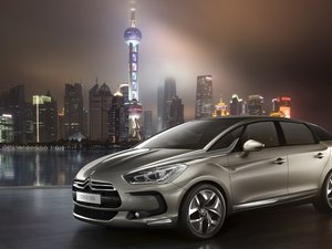 汽车 轿车 雪铁龙 DS5