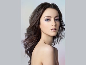 安卓美女 大头贴 时尚 发型 精美手机壁纸