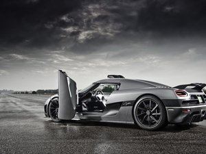 安卓汽车 超跑 银灰色 科尼赛格 agera 动感手机壁纸