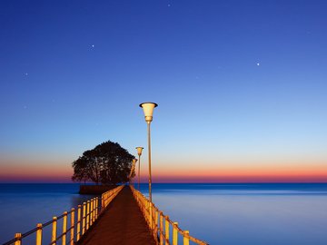 开阔 风景 阳光 大气 旅游 码头 桥头 湖岸 河岸