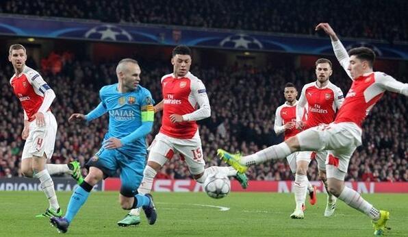 《开心疯狂足球》伊涅斯塔和皮克被贝莱林表现