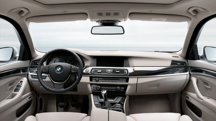 bmw宝马汽车宽屏旅行车手机高清壁纸